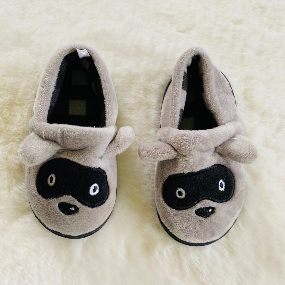 Infant Toddler Fleece Slippers Racoon, Size 5, Excellent Condition